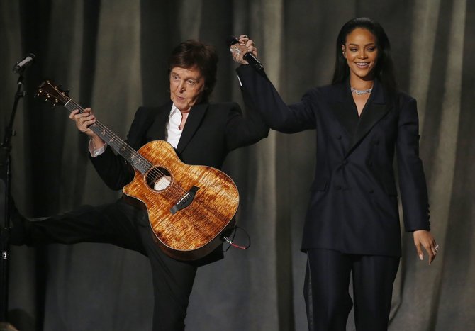 „Reuters“/„Scanpix“ nuotr./Paulas McCartney ir Rihanna