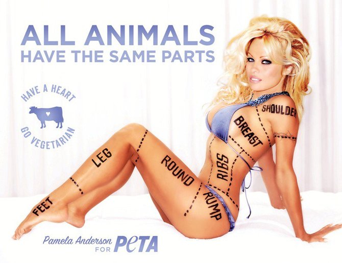 PETA nuotr./Pamela Anderson PETA reklamoje