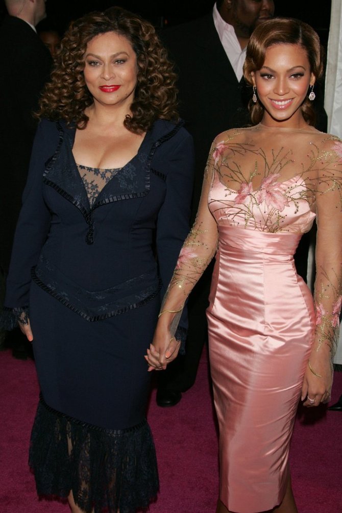 „Scanpix“ nuotr./Beyonce su mama Tina Knowles