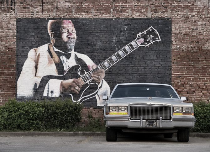 Vida Press nuotr./Grafitis su B.B.Kingu Misisipėje