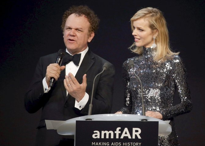 „Reuters“/„Scanpix“ nuotr./Johnas C. Reilly ir Eva Herzigova