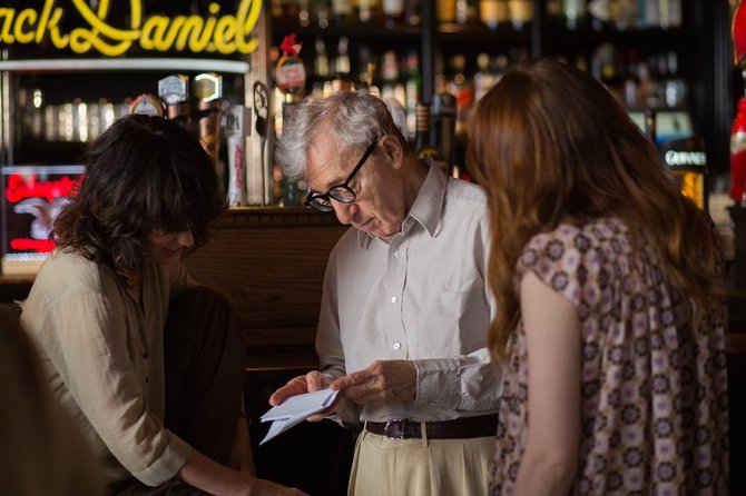 „ACME Film“ nuotr./Woody Allenas filmuojant juostą „Neracionalus žmogus“