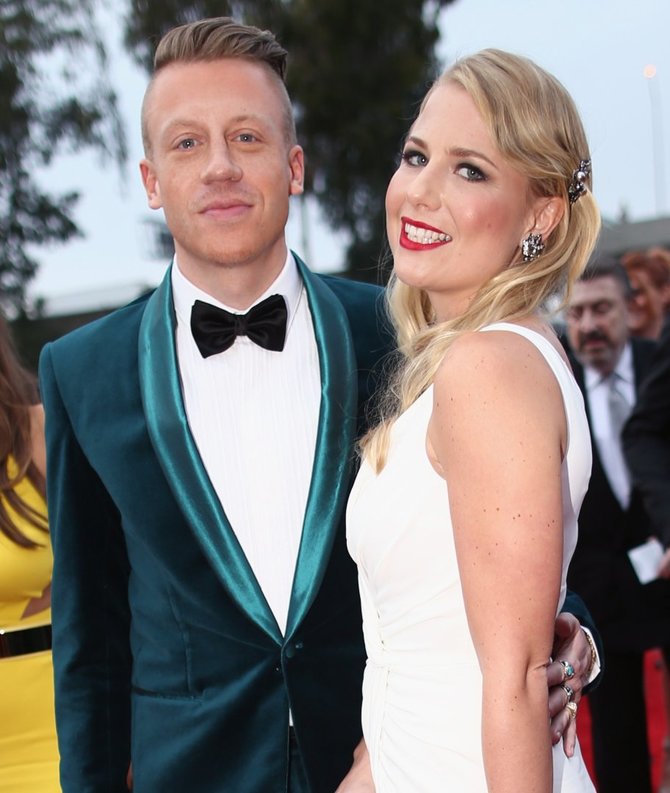 AFP/„Scanpix“ nuotr./Reperis Macklemore'as ir Tricia Davis