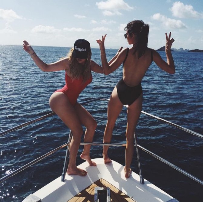 „Instagram“ nuotr./Khloe Kardashian ir Kendall Jenner