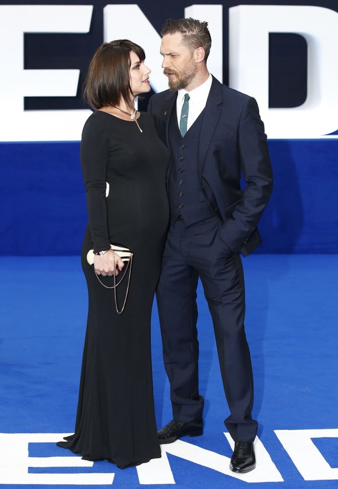 AFP/„Scanpix“ nuotr./Tomas Hardy su žmona Charlotte Riley 