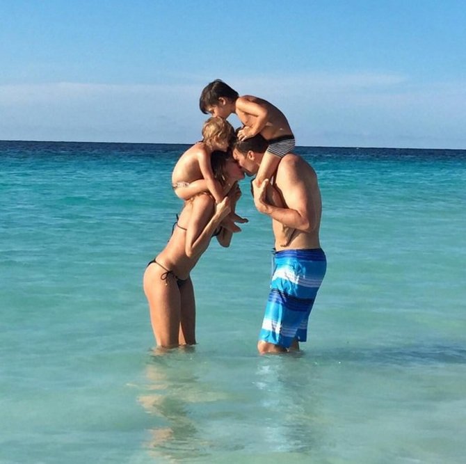 „Instagram“ nuotr./Gisele Bundchen ir Tomas Brady su vaikais