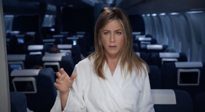 „Scanpix“/Xposurephotos.com nuotr./Jennifer Aniston „Emirates Airlines“ reklamoje