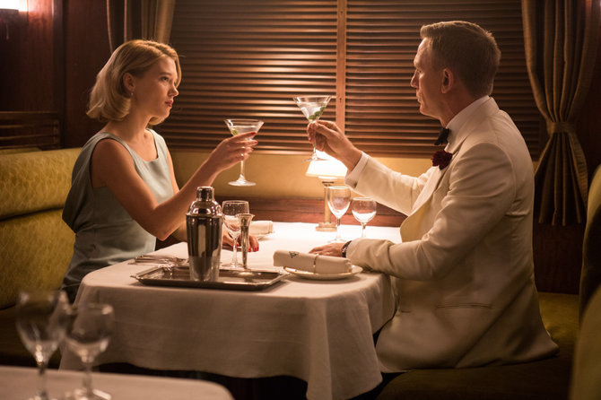 Kadras iš filmo/Lea Seydoux ir Danielis Craigas filme „Spectre“