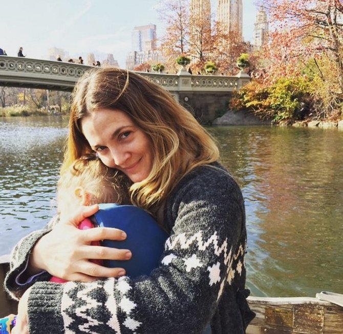 „Instagram“ nuotr./Drew Barrymore su dukra