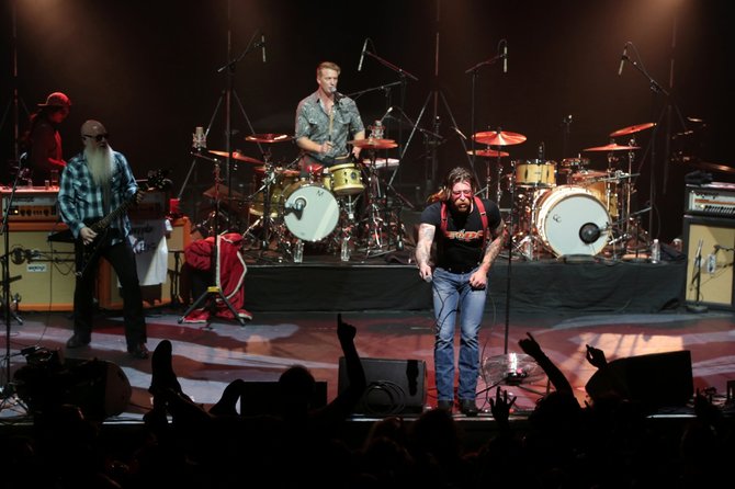 AFP/„Scanpix“ nuotr./„Eagles of Death Metal“ koncertas Paryžiuje
