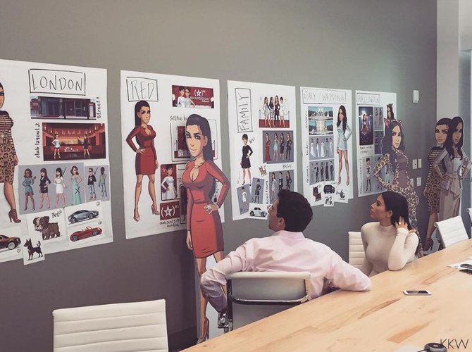 „Instagram“ nuotr./Kim Kardashian viename iš gamybinių susitikimų kuriant jos žaidimą „Kim Kardashian: Hollywood“