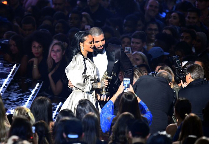 AFP/„Scanpix“ nuotr./Drake'as ir Rihanna