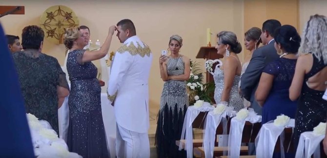 Video kadras/Ekstravagantiškos Slovakijos čigonų vestuvės