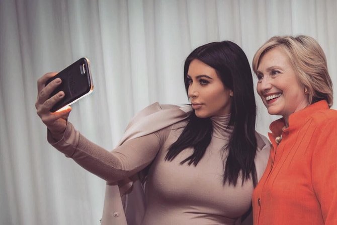 Vida Press nuotr./Kim Kardashian ir Hillary Clinton