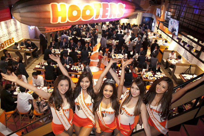 Vida Press nuotr./„Hooters“ restoranas