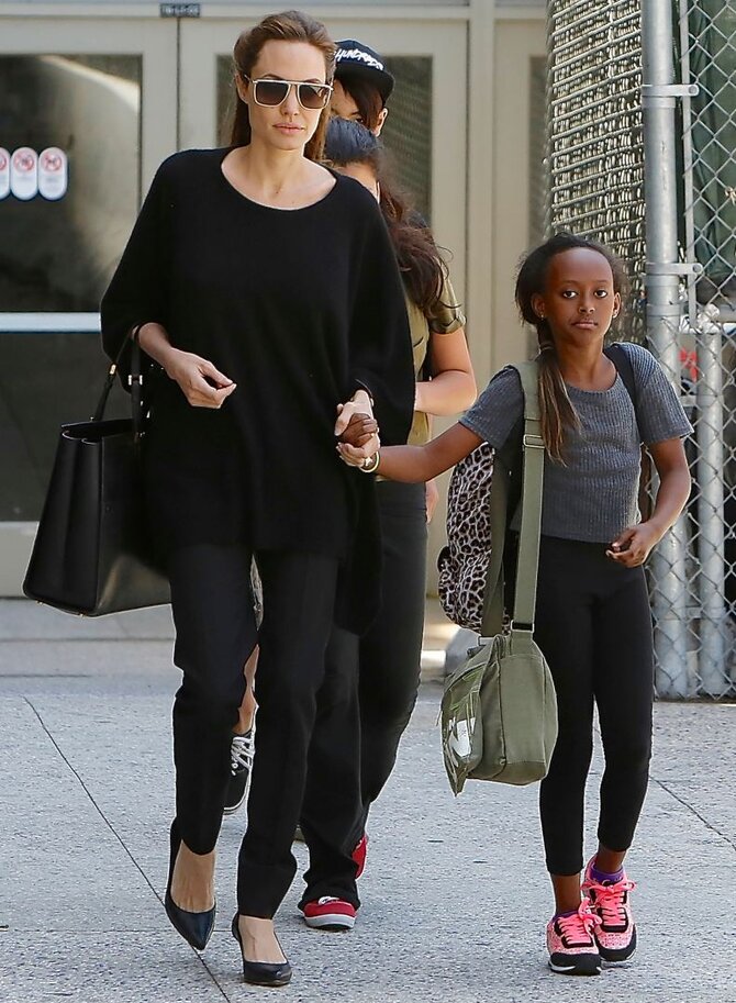 Vida Press nuotr./Angelina Jolie su įdukra Zahara (2014 m.)