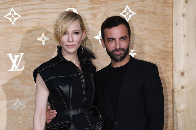 AFP/„Scanpix“ nuotr./Aktorė Cate Blanchett ir „Louis Vuitton“ dizaineris Nicolas Ghesquieras