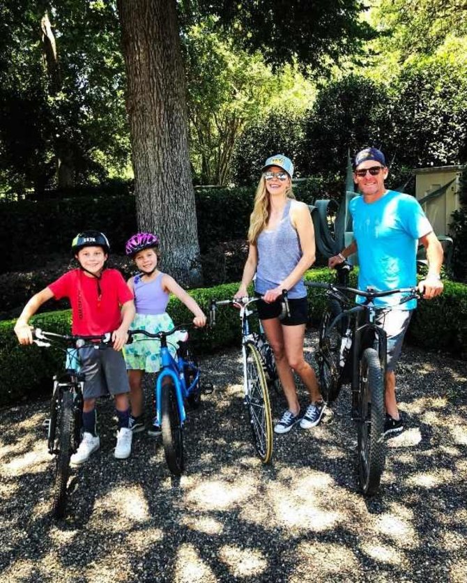 „Instagram“ nuotr./Lance'as Armstrongas ir Anna Hansen su vaikais Maxu ir Olivia