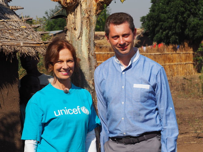 UNICEF nuotr./Virginija Kochanskytė ir Ričardas Doveika UNICEF misijoje Malavyje