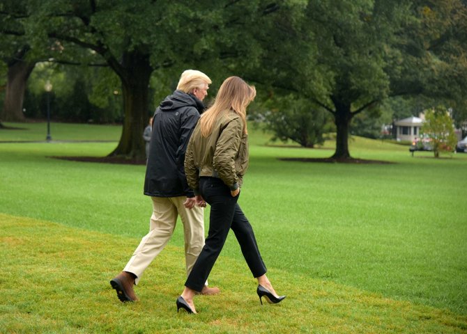 „Scanpix“/„SIPA“ nuotr./Melania Trump ir Donaldas Trumpas