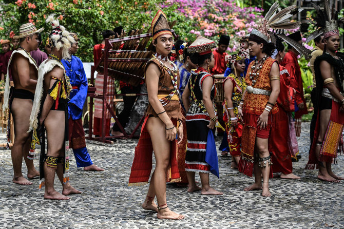 AFP/„Scanpix“ nuotr./Princo Charleso vizitas Borneo saloje