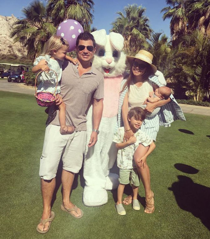 „Instagram“ nuotr./Nickas ir Vanessa Lachey su vaikais