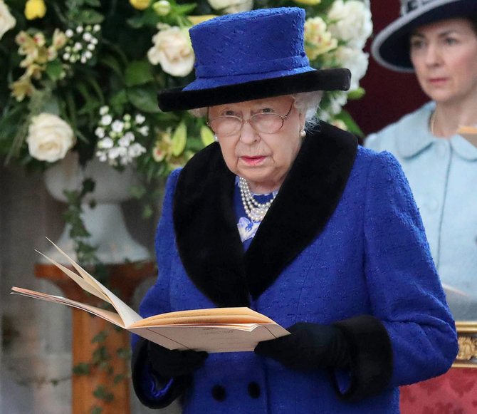 AFP/„Scanpix“ nuotr./Karalienė Elizabeth II Didžiojo ketvirtadienio pamaldose