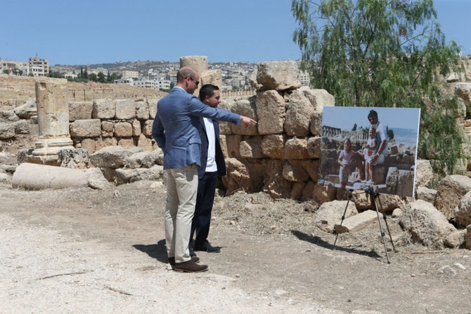 „Scanpix“/„PA Wire“/„Press Association Images“ nuotr./Princas Williamas ir princas Husseinas Jordanijoje