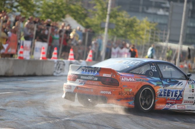 Andriaus Lauciaus nuotr./„Drift Allstars“ poriniai važiavimai