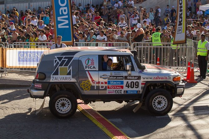 Tomo Tumalovičiaus nuotr./Dakaro ralio starto podiumas