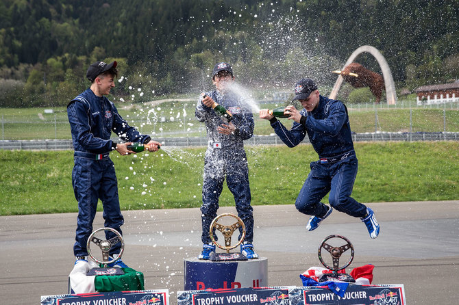 „Red Bull“ nuotr./„Red Bull Kart Fight“ finalas