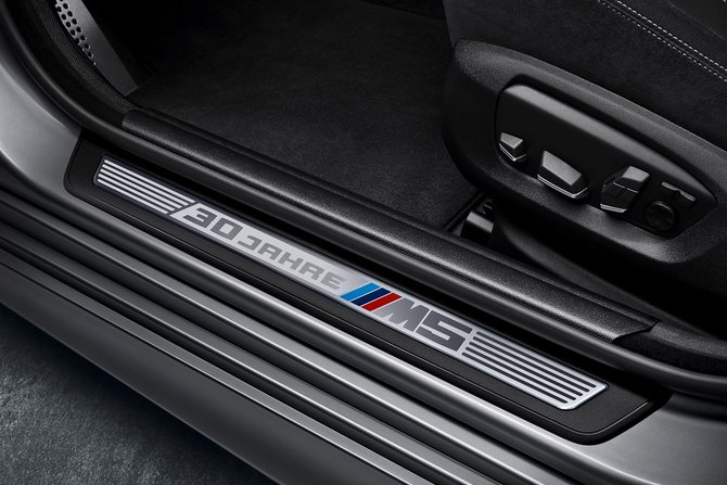 BMW nuotr./„BMW 30 Jahre M5“