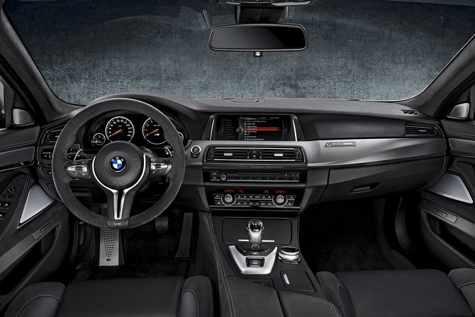 BMW nuotr./„BMW 30 Jahre M5“
