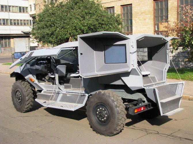 Trucklist.ru nuotr./Karinis ZIL prototipas