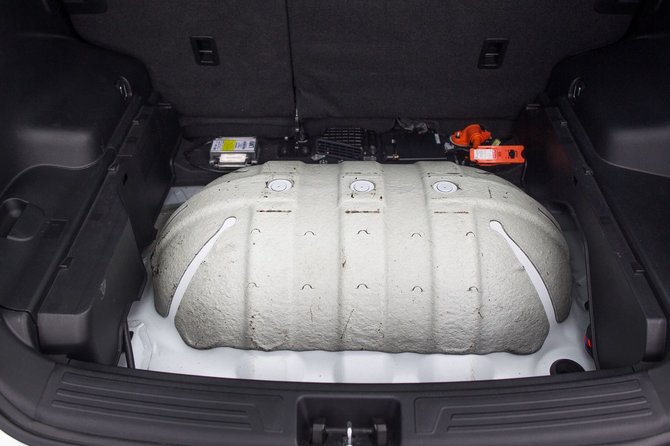 Irmanto Gelūno/15min.lt nuotr./Vandeniliu varomas „Hyundai ix35 Fuel Cell“