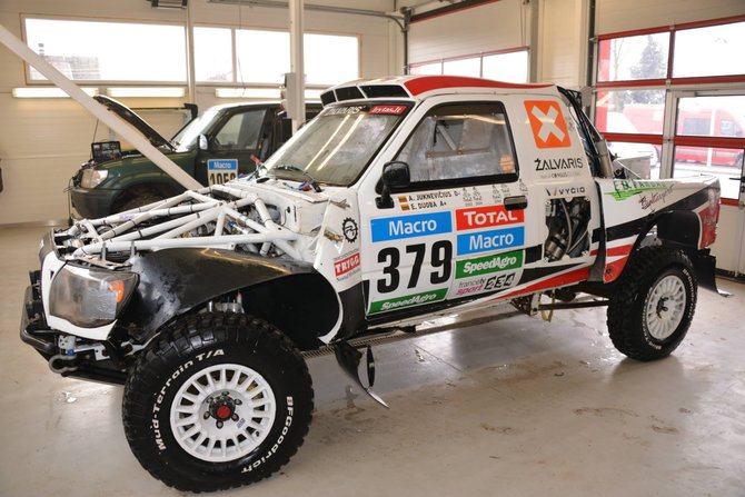 Ekspozicijos metu bus galima išvysti ir MEBAR – Antano Juknevičiaus Dakaro bolidą