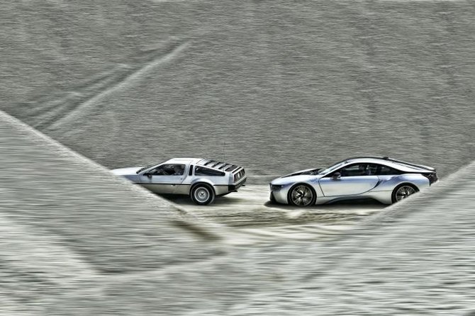 „Autobild“ nuotr./BMW i8 ir „DeLorean DMC12“