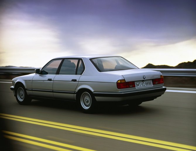 BMW nuotr./Antros kartos BMW 7 (1986-1994 m.)