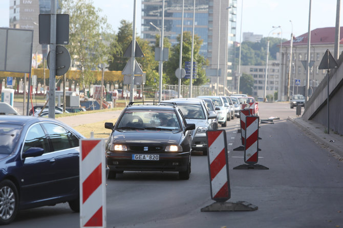 Juliaus Kalinsko/15min.lt nuotr./Lvovo g. pabaigoje įrengta žiedinė sankryža