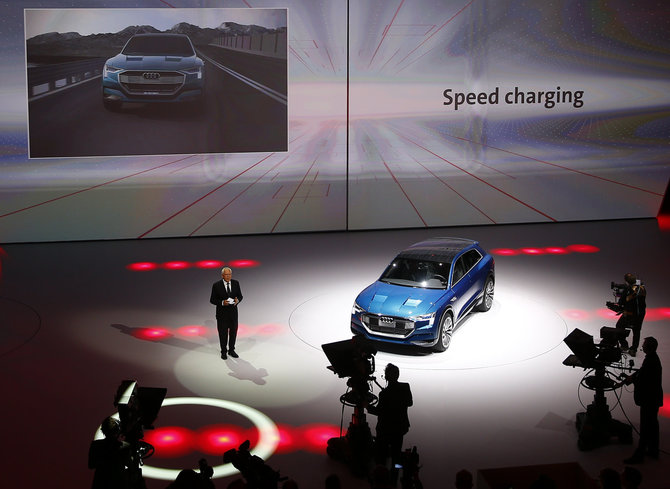 „Scanpix“ nuotr./„Audi e-tron Quattro“ koncepcinio modelio pristatymas Frankfurto automobilių parodoje