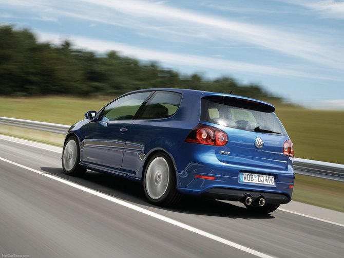 „Volkswagen“ nuotr./V kartos „Volkswagen Golf R32“