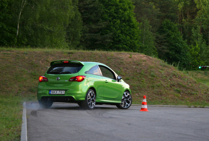 „Autopilotas Opel Racing“ komandos nuotr./„Autopilotas Opel Racing“ komanda