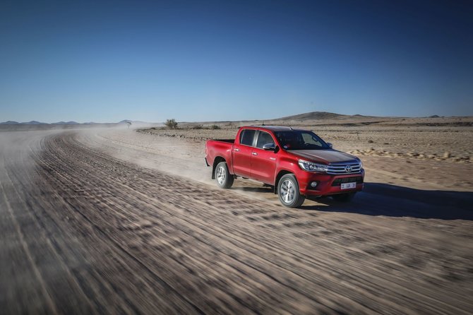 „Toyota“ nuotr./Namibijos kelyje