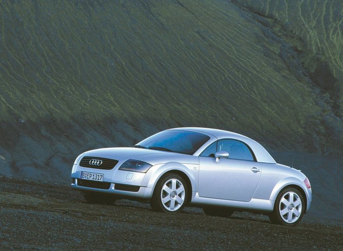 „Audi TT“ (2000 m.)