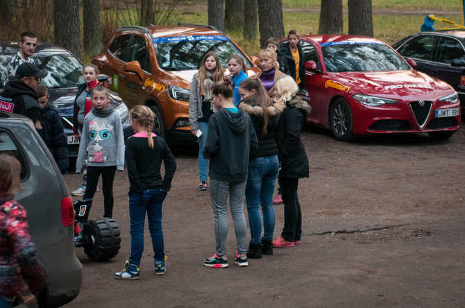 Vytauto Pilkausko nuotr./„Metų automobilio 2017“ komisija apsilankė Spenglos vaikų globos namuose