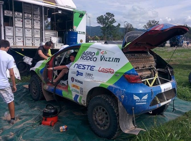 „SEAT Leon Dakar“ automobilio remontas po GR3