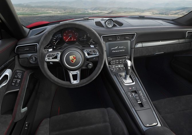 „Porsche“ nuotr./„Porsche 911 Carrera 4 GTS Cabrio“