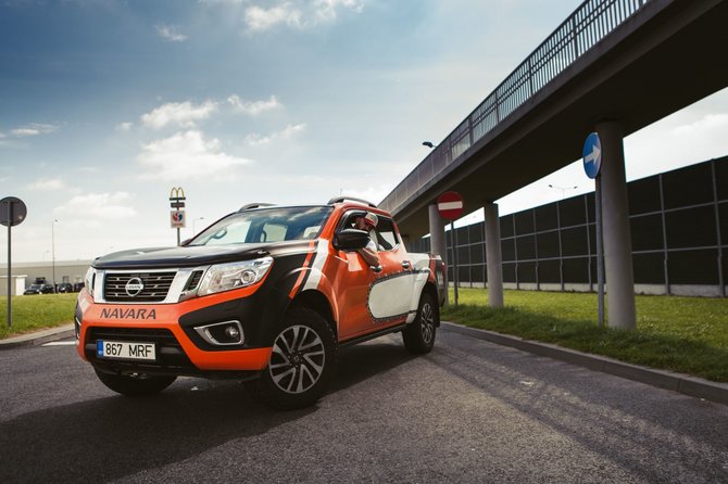 „Nissan Navara“