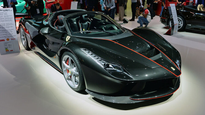 „Ferrari LaFerrari Aperta“ – 2,2 mln. dolerių