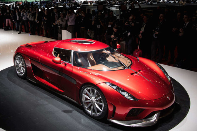 „Koenigsegg Regera“ – 1,9 mln. dolerių